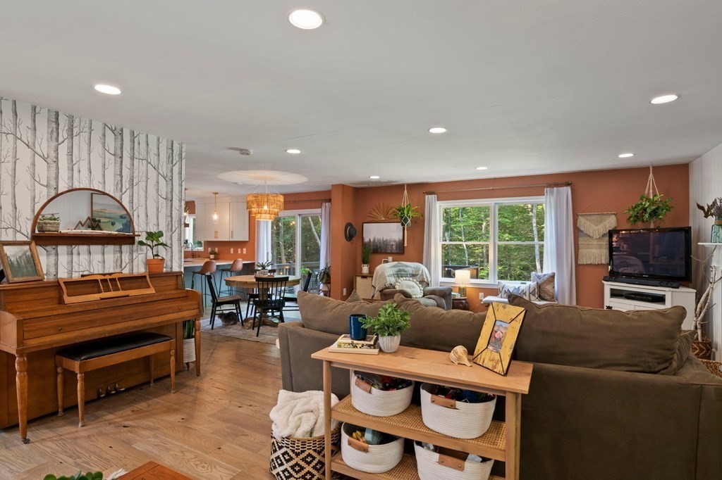 51 Rattle Hill Road Southampton, MA 01073 - Photo 6 of 42