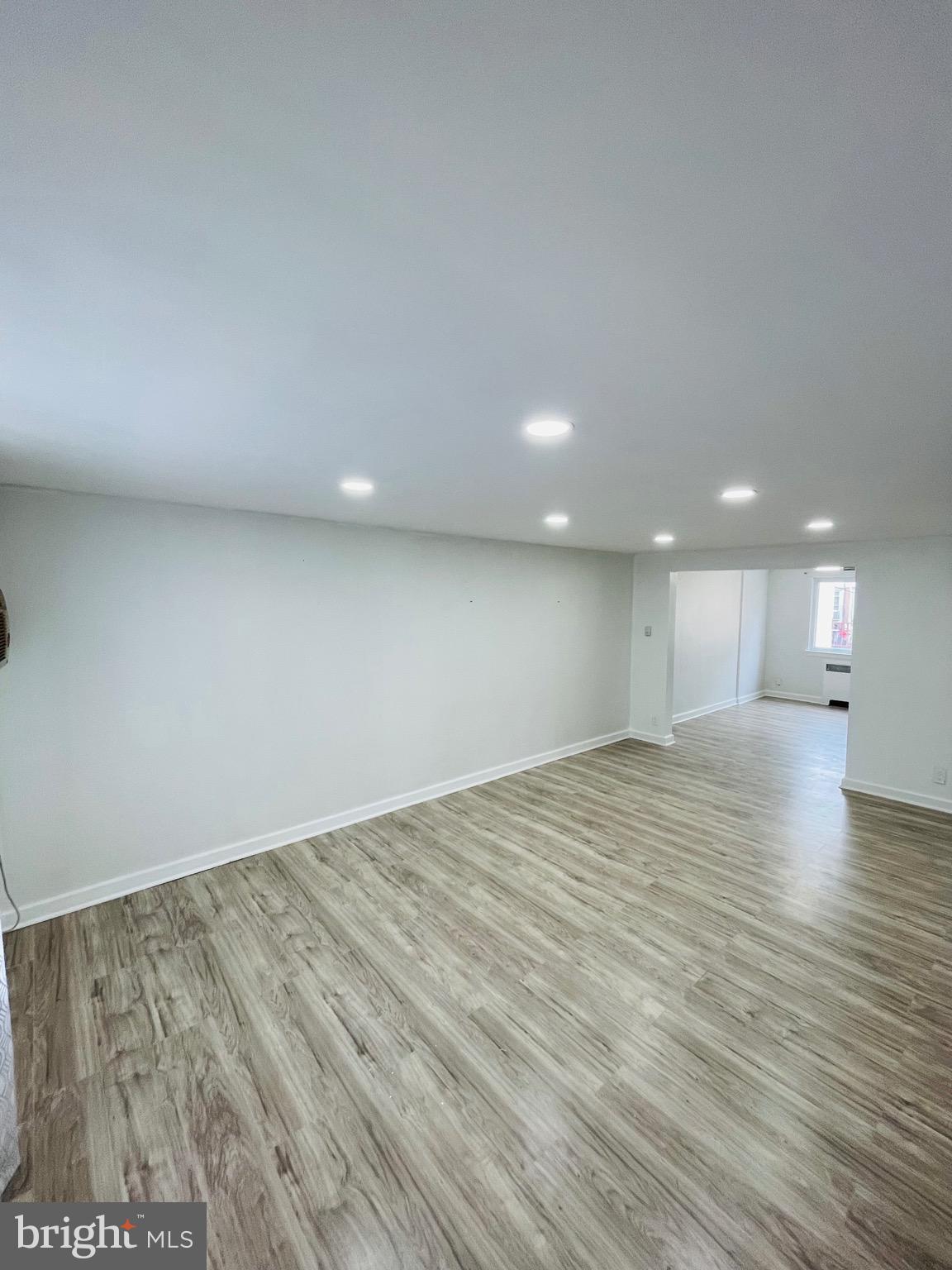 338 Maypole Road Upper Darby, PA 19082 - Photo 4 of 16