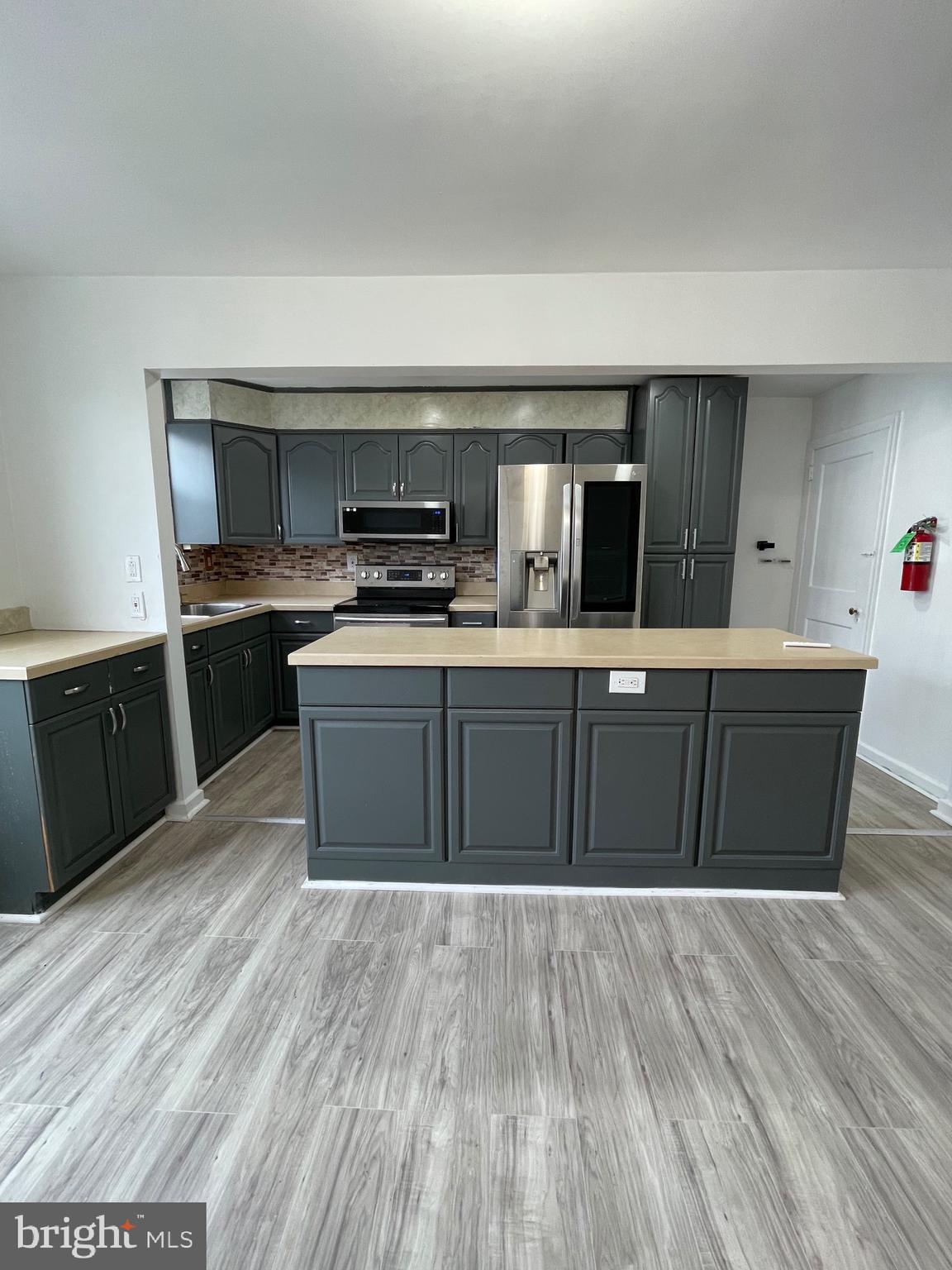 338 Maypole Road Upper Darby, PA 19082 - Photo 5 of 16