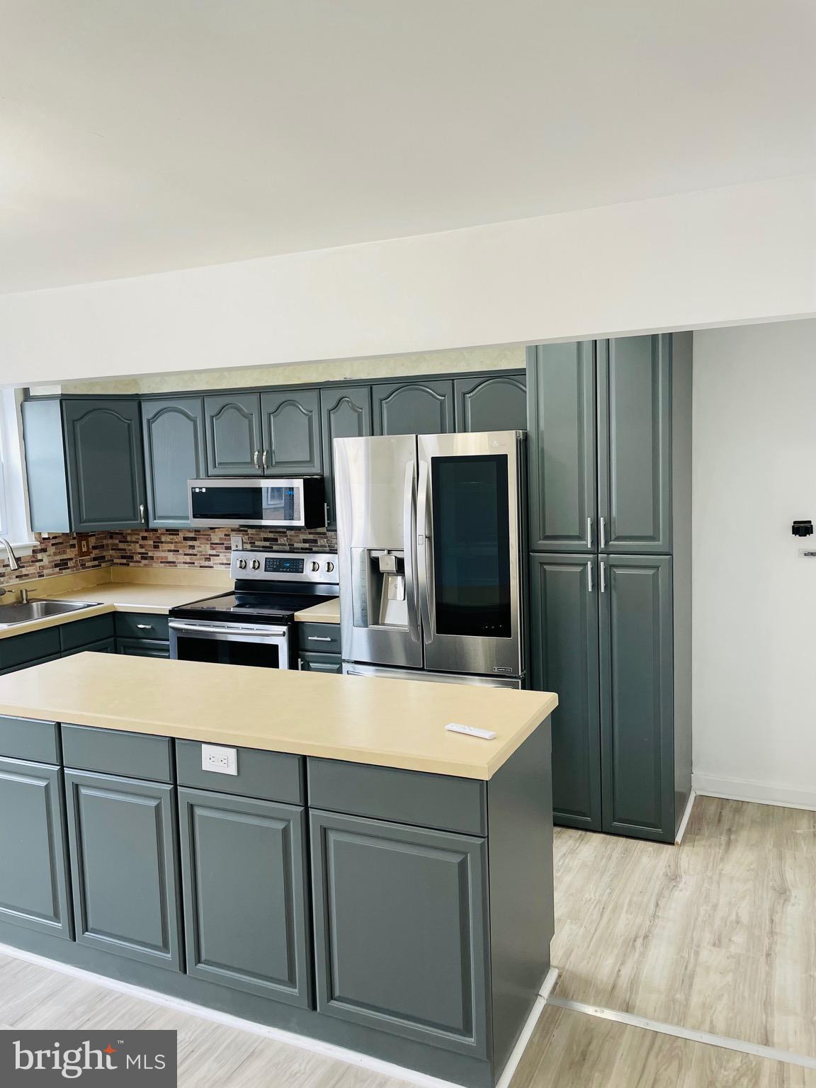 338 Maypole Road Upper Darby, PA 19082 - Photo 6 of 16