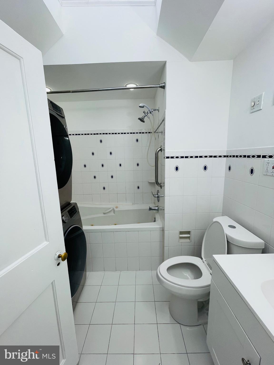 338 Maypole Road Upper Darby, PA 19082 - Photo 10 of 16