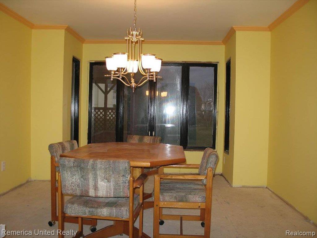 3371 South John Hix Road Wayne, MI 48184 - Photo 6 of 17 dining room