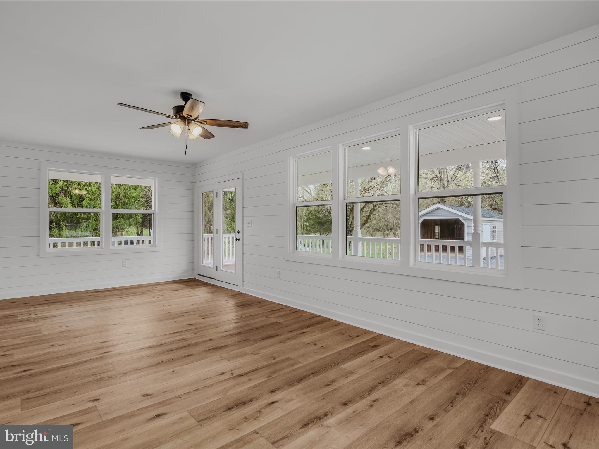 89 Morgan Grove Road Shepherdstown, WV 25443 - Photo 16 of 68 Front Room