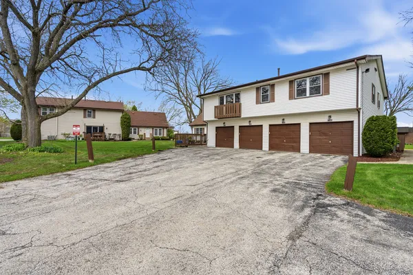 $210,000 | 7744 West Kenton Court, Unit 7744, Frankfort, IL 60423
