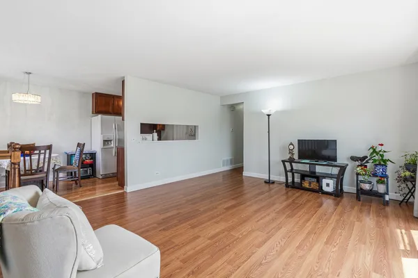 $210,000 | 7744 West Kenton Court, Unit 7744, Frankfort, IL 60423