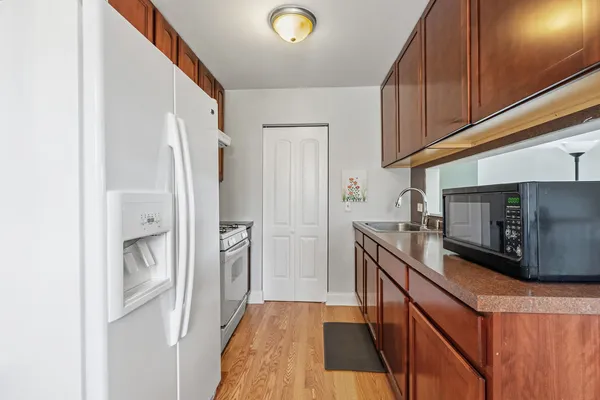 $210,000 | 7744 West Kenton Court, Unit 7744, Frankfort, IL 60423