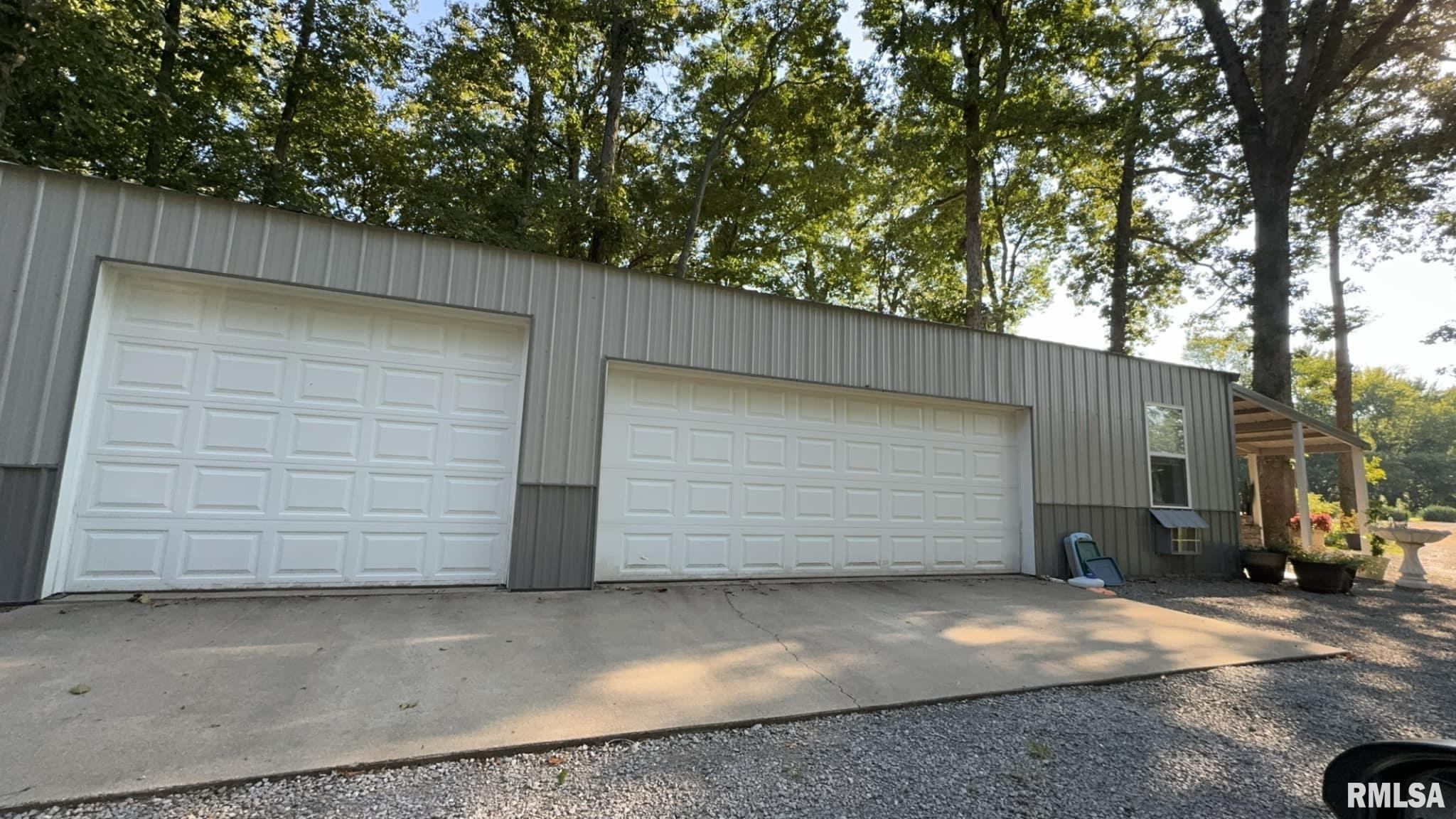 7597 St Joseph Road Benton, IL 62812 - Photo 4 of 16 Gallery Image 4