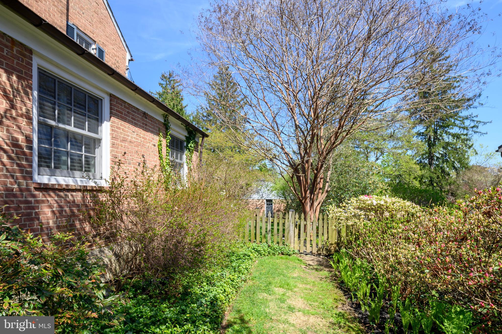 5409 St Albans Way Baltimore, MD 21212 - Photo 4 of 48