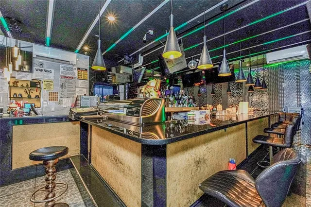 $5,999,000 | 6115-6121 20th Avenue | Mapleton