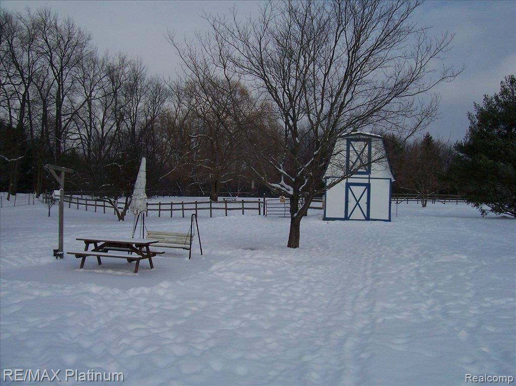 5730 Mabley Hill Road Fenton, MI 48430 - Photo 16 of 16 One Horse Barn