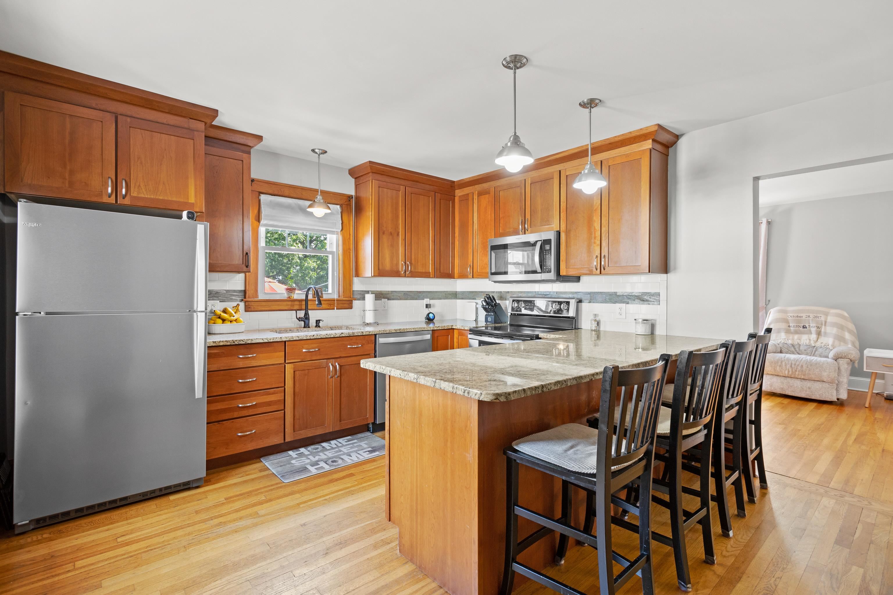 53 Randall Street Manchester, NH 03103 - Photo 5 of 51 Gallery Image 5