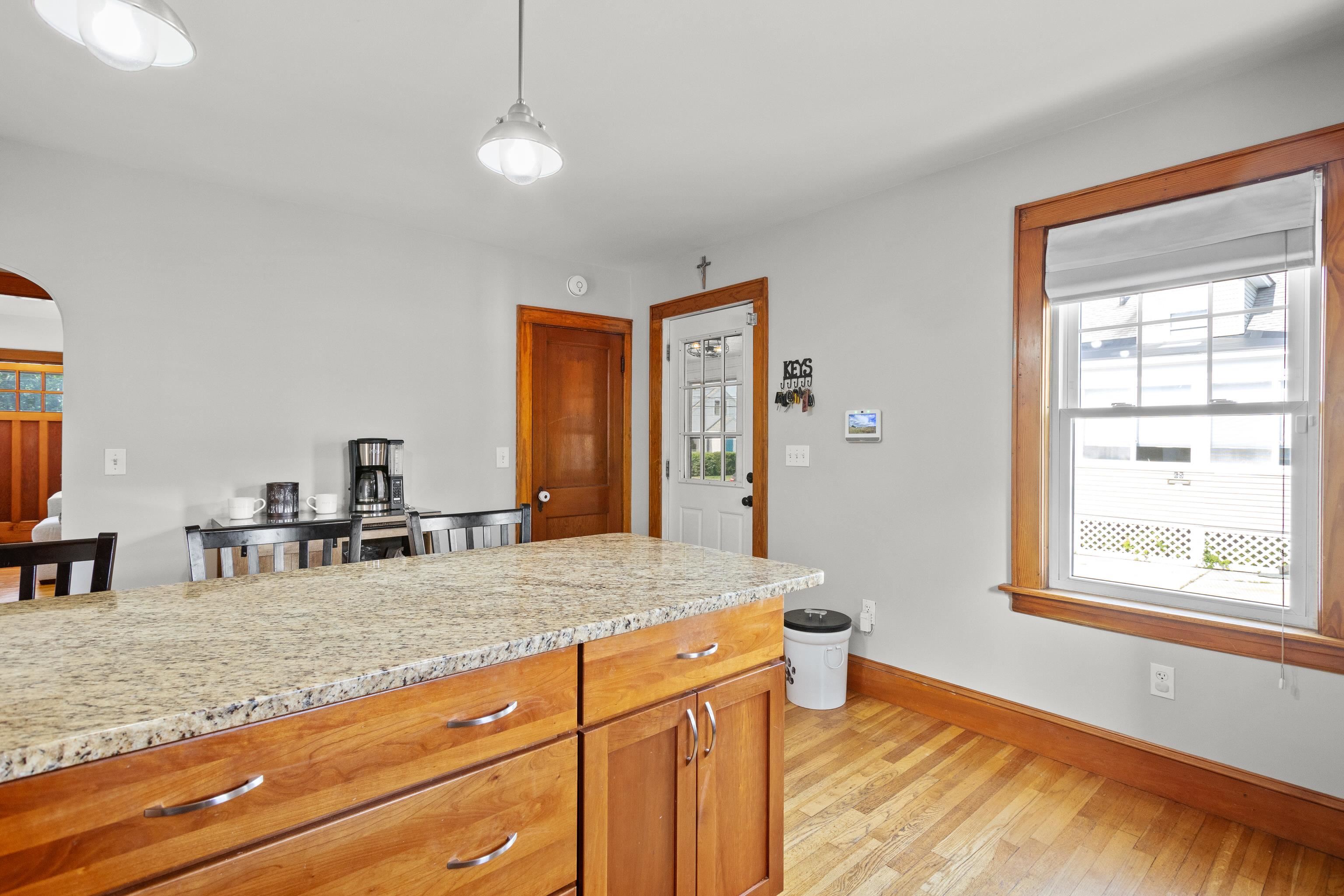 53 Randall Street Manchester, NH 03103 - Photo 7 of 51 Gallery Image 7