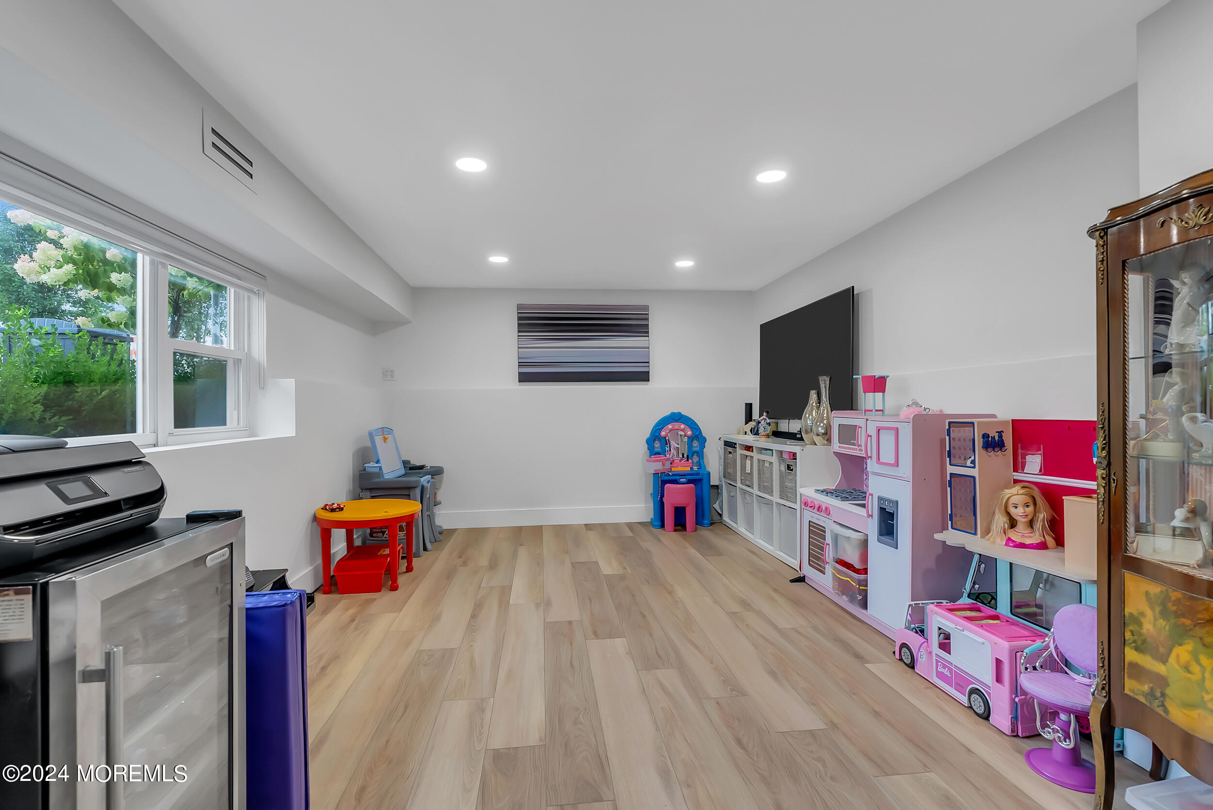 29 Peach Tree Road Oakhurst, NJ 07755 - Photo 14 of 42 021