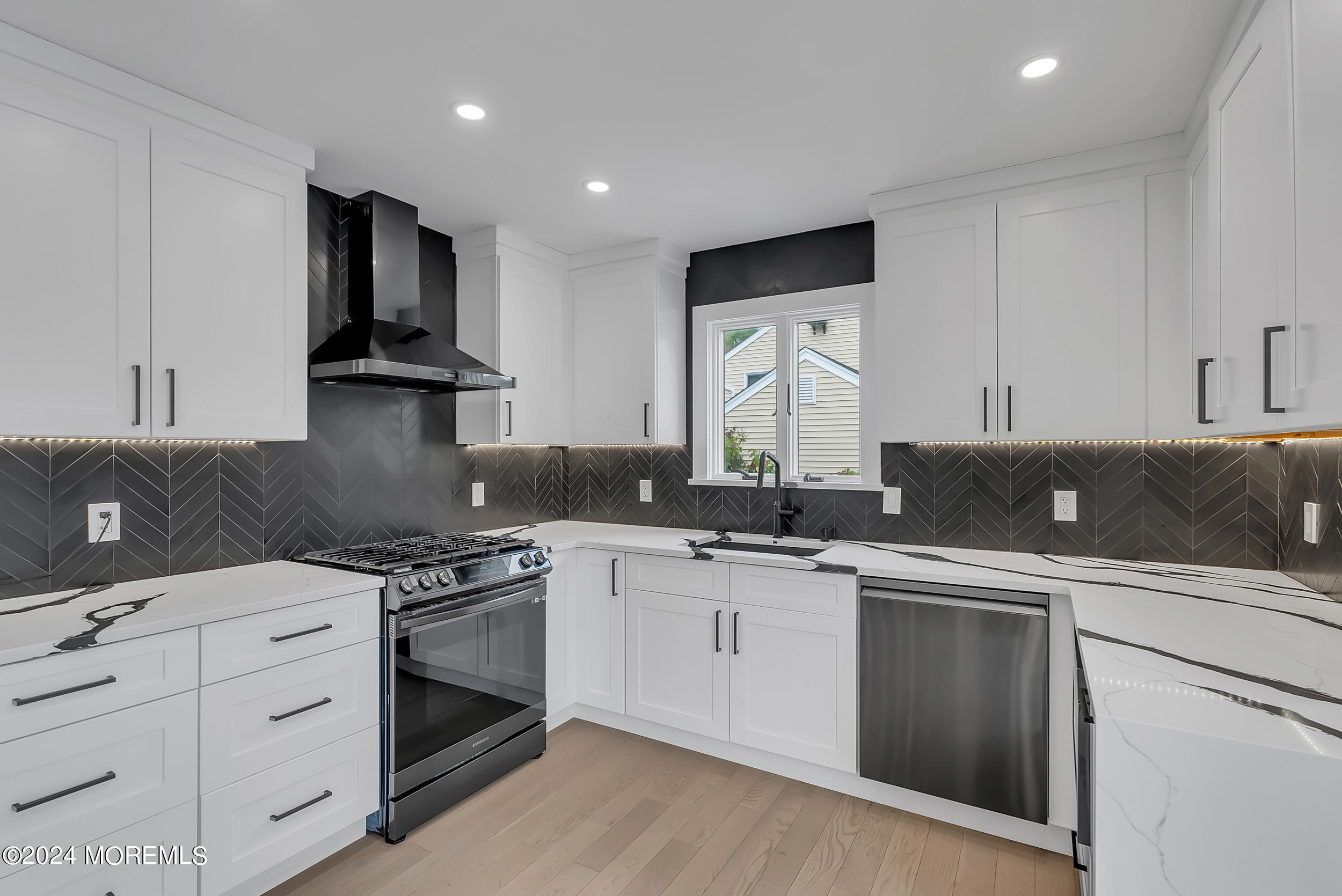 29 Peach Tree Road Oakhurst, NJ 07755 - Photo 17 of 42 025