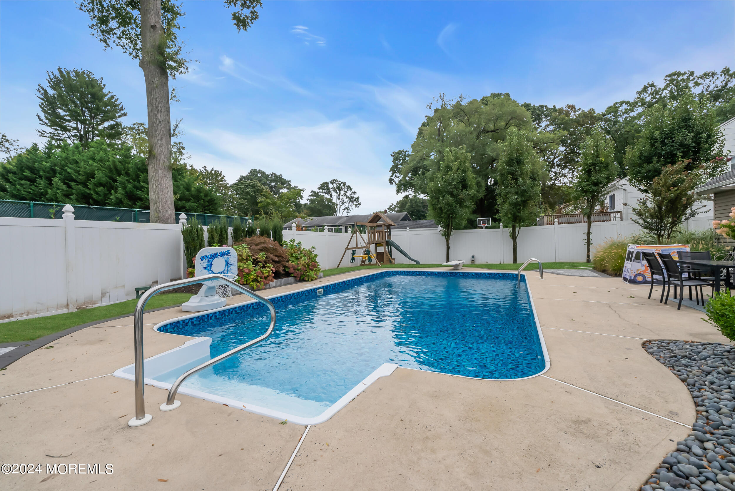 29 Peach Tree Road Oakhurst, NJ 07755 - Photo 37 of 42 049