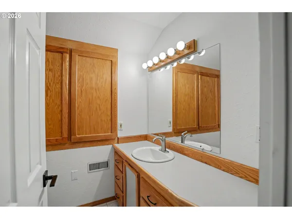 $900,000 | 25100 Aurora Lane, Philomath, OR 97370