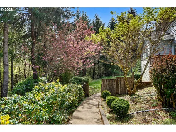 $900,000 | 25100 Aurora Lane, Philomath, OR 97370