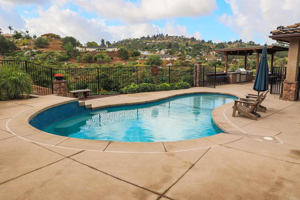 849 Singing Ridge Road El Cajon, CA 92019 - Photo 3 of 73