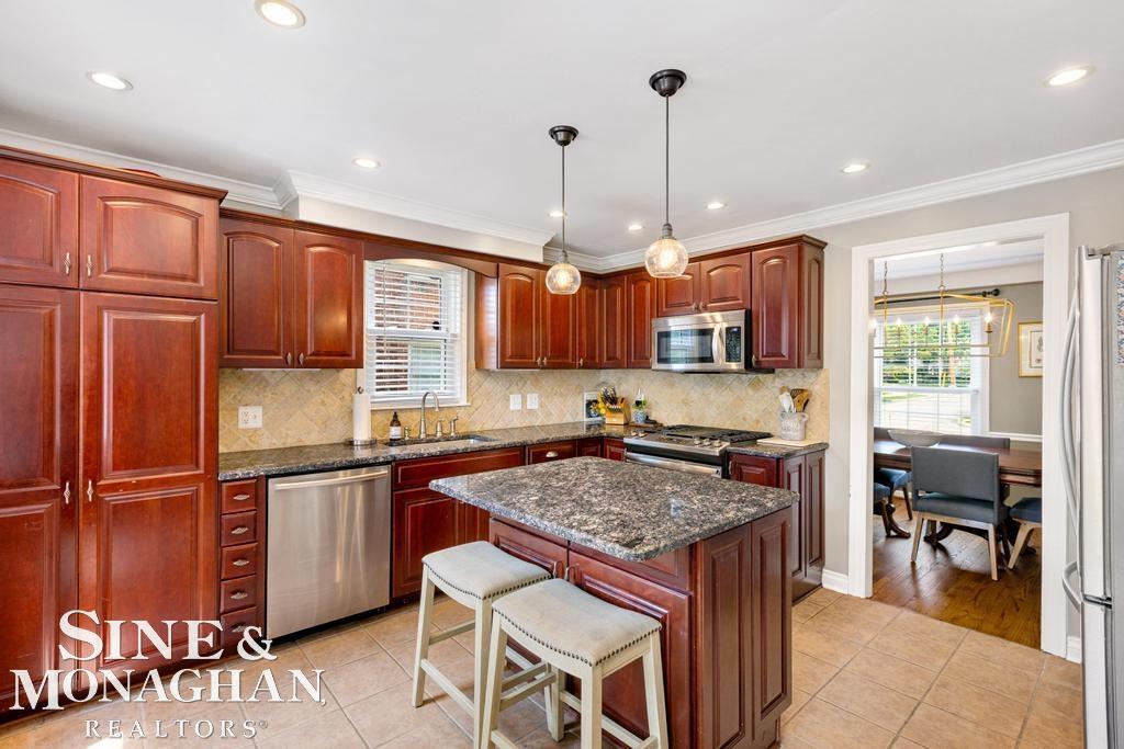 1301 Torrey Road Grosse Pointe, MI 48236 - Photo 8 of 42 50149659-b8e8446d-6a01-4fd1-ae78-0eaaf433e115.JPG