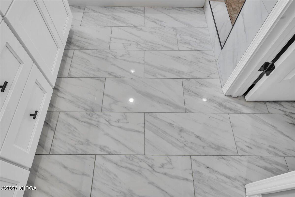 208 Eric Court Byron, GA 31008 - Photo 40 of 57 40 - Owners Suite Bath