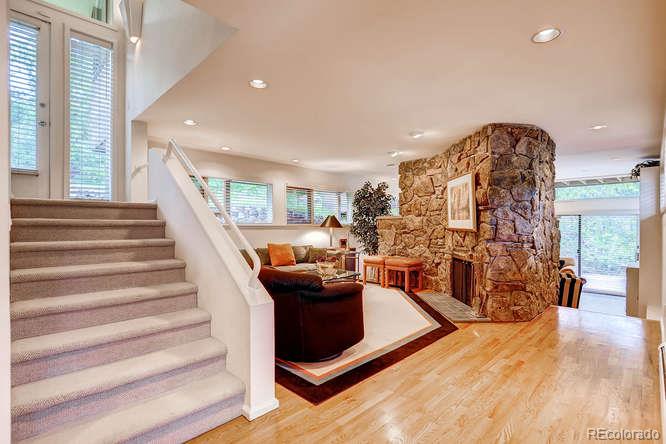 560 Valley Road Littleton, CO 80124 - Photo 6 of 33
