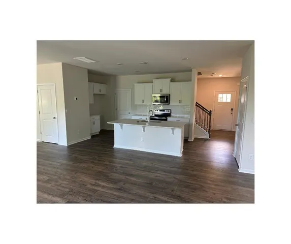 $2,500 | 1215 37th Ave Lane Northeast, Hickory, NC 28601