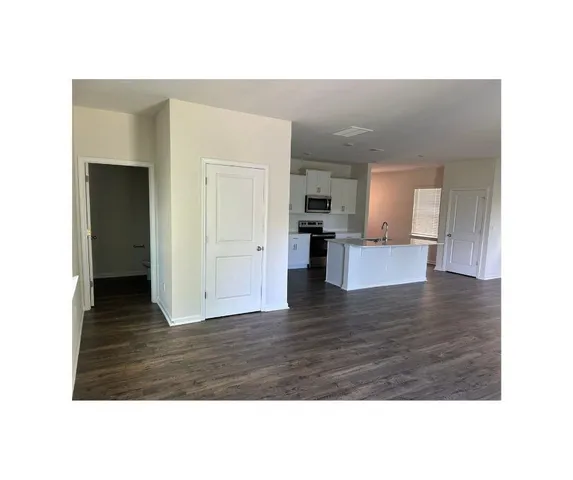 $2,500 | 1215 37th Ave Lane Northeast, Hickory, NC 28601