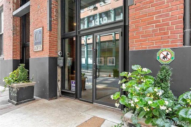 $400,000 | 1010 St Charles Street, Unit 1102, St. Louis, MO 63101