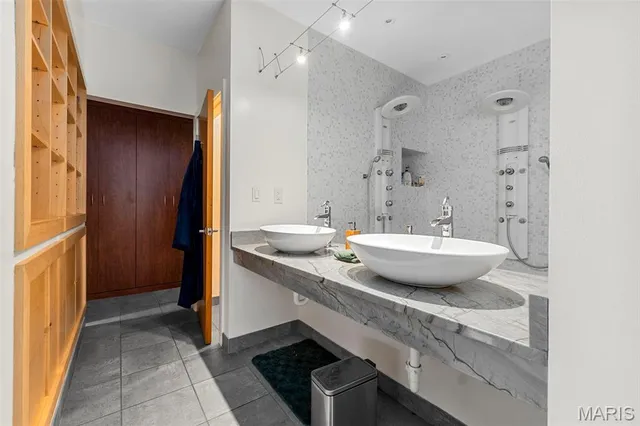 $400,000 | 1010 St Charles Street, Unit 1102, St. Louis, MO 63101