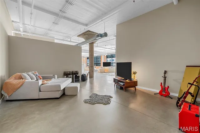 $400,000 | 1010 St Charles Street, Unit 1102, St. Louis, MO 63101