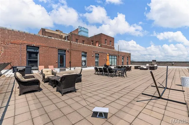 $400,000 | 1010 St Charles Street, Unit 1102, St. Louis, MO 63101