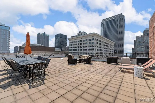 $400,000 | 1010 St Charles Street, Unit 1102, St. Louis, MO 63101