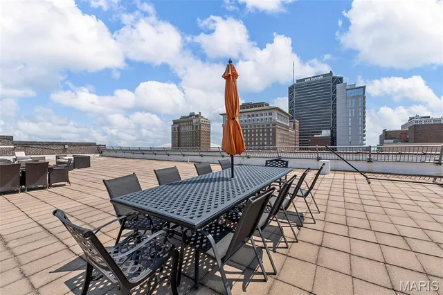 $400,000 | 1010 St Charles Street, Unit 1102, St. Louis, MO 63101