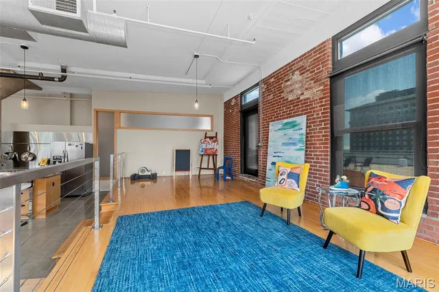 $400,000 | 1010 St Charles Street, Unit 1102, St. Louis, MO 63101