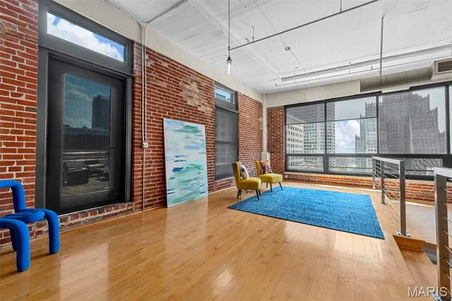 $400,000 | 1010 St Charles Street, Unit 1102, St. Louis, MO 63101