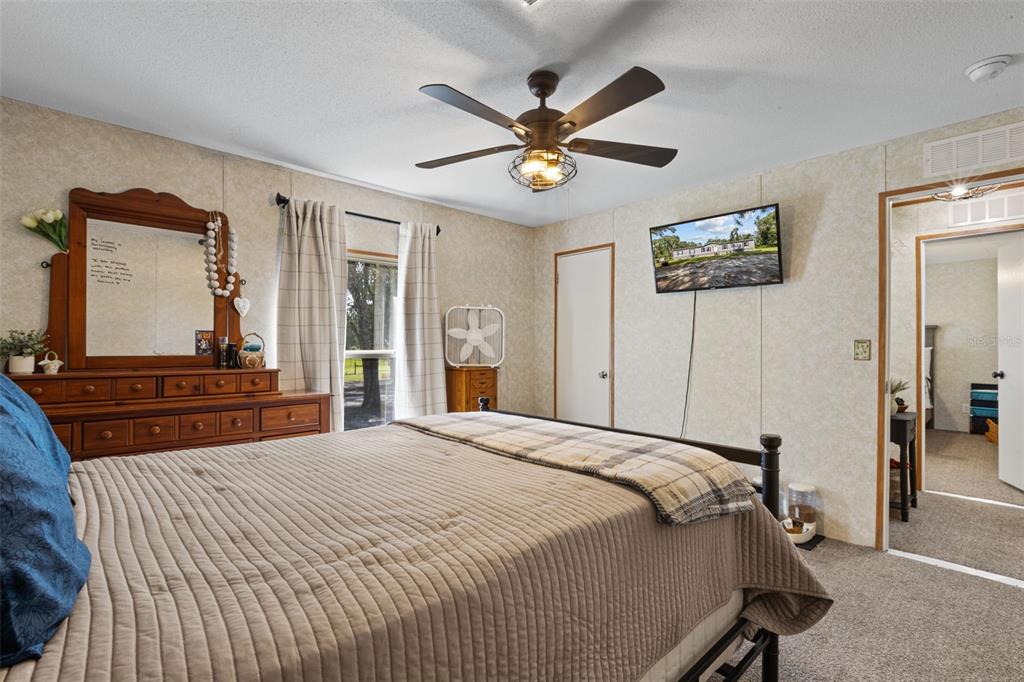 140 Southwest Spaulding Court Fort White, FL 32038 - Photo 2 of 66 Gallery Image 2