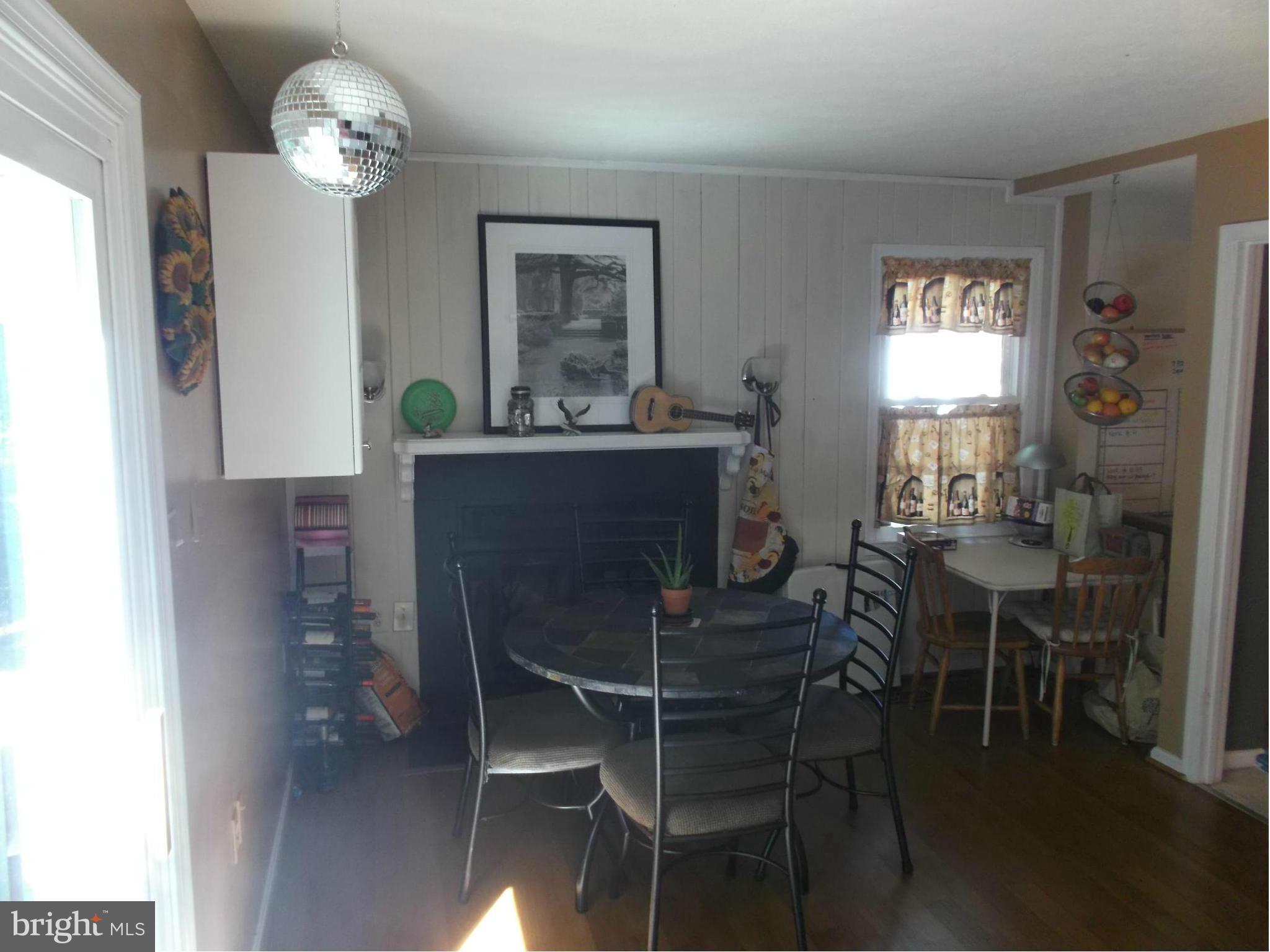 7327 Stream Way Springfield, VA 22152 - Photo 6 of 23 Living Room