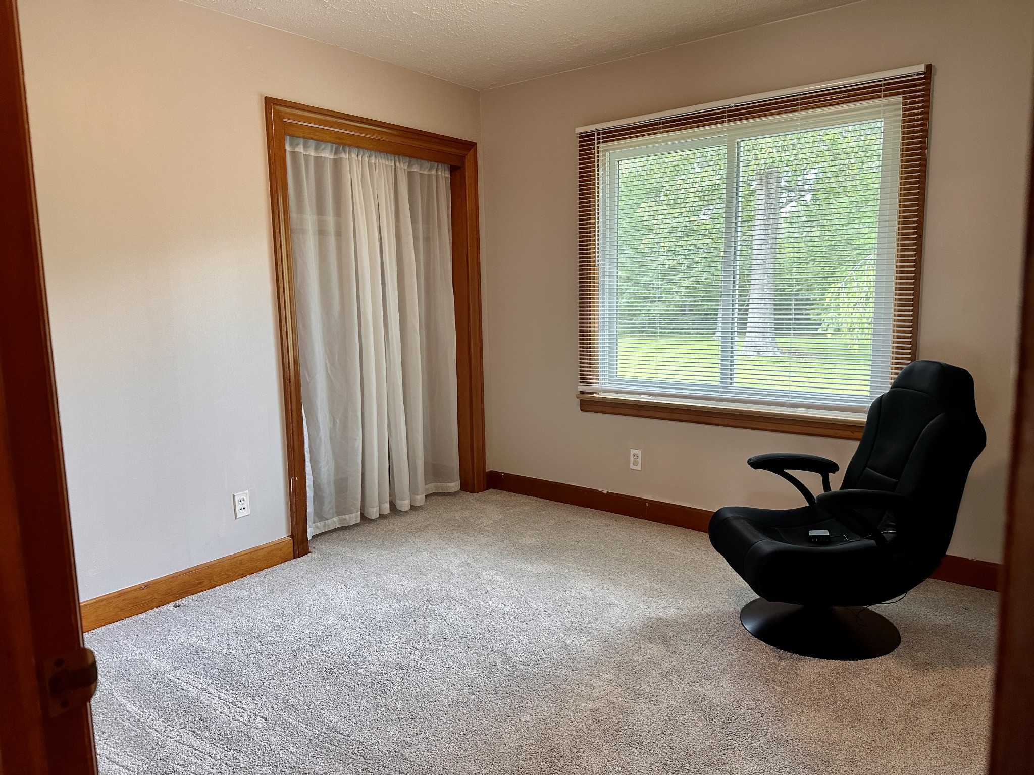 912 Hills Chapel Road Manchester, TN 37355 - Photo 16 of 23 a living room with furniture and a window