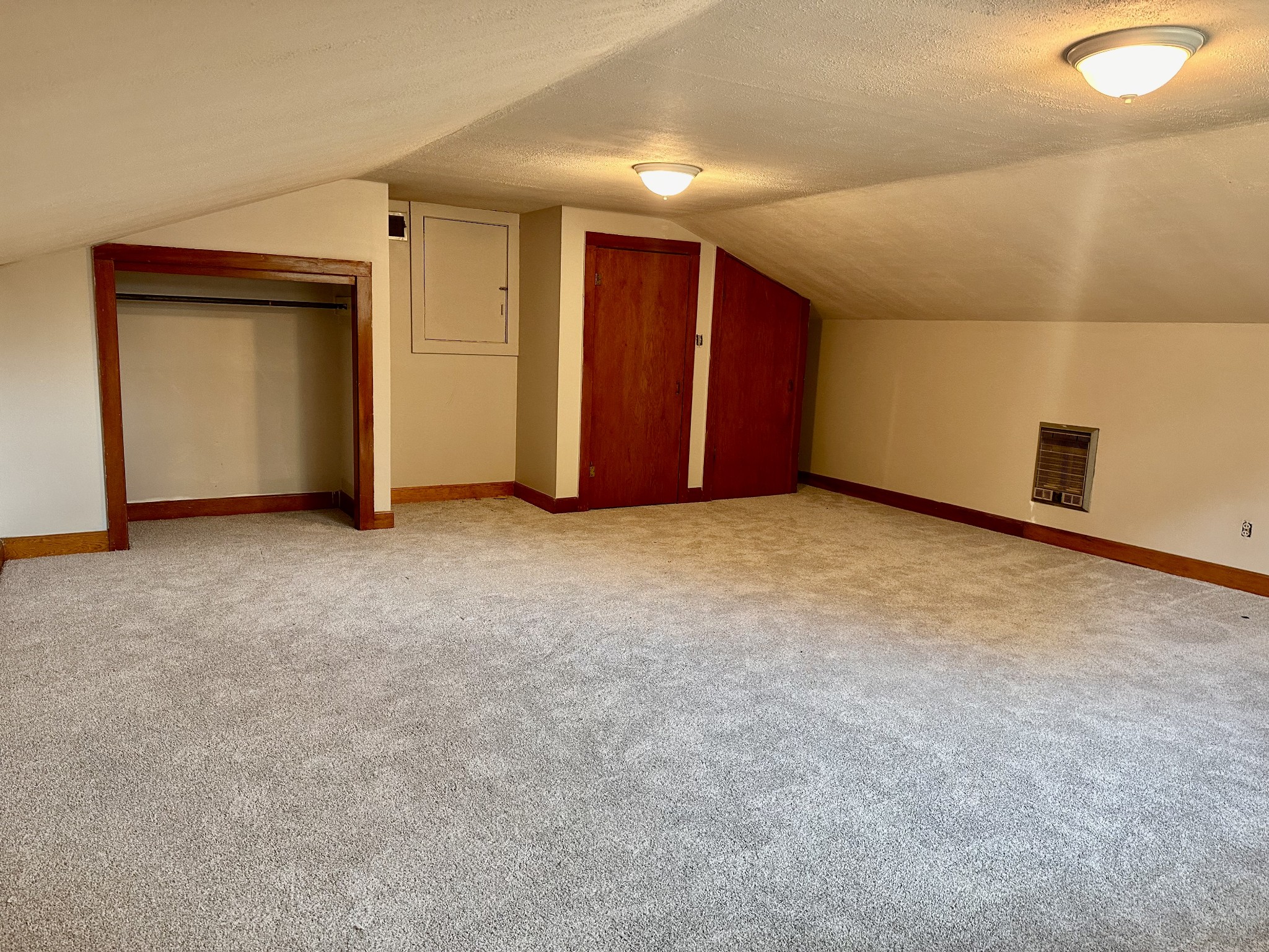 912 Hills Chapel Road Manchester, TN 37355 - Photo 21 of 23 an empty room with closet