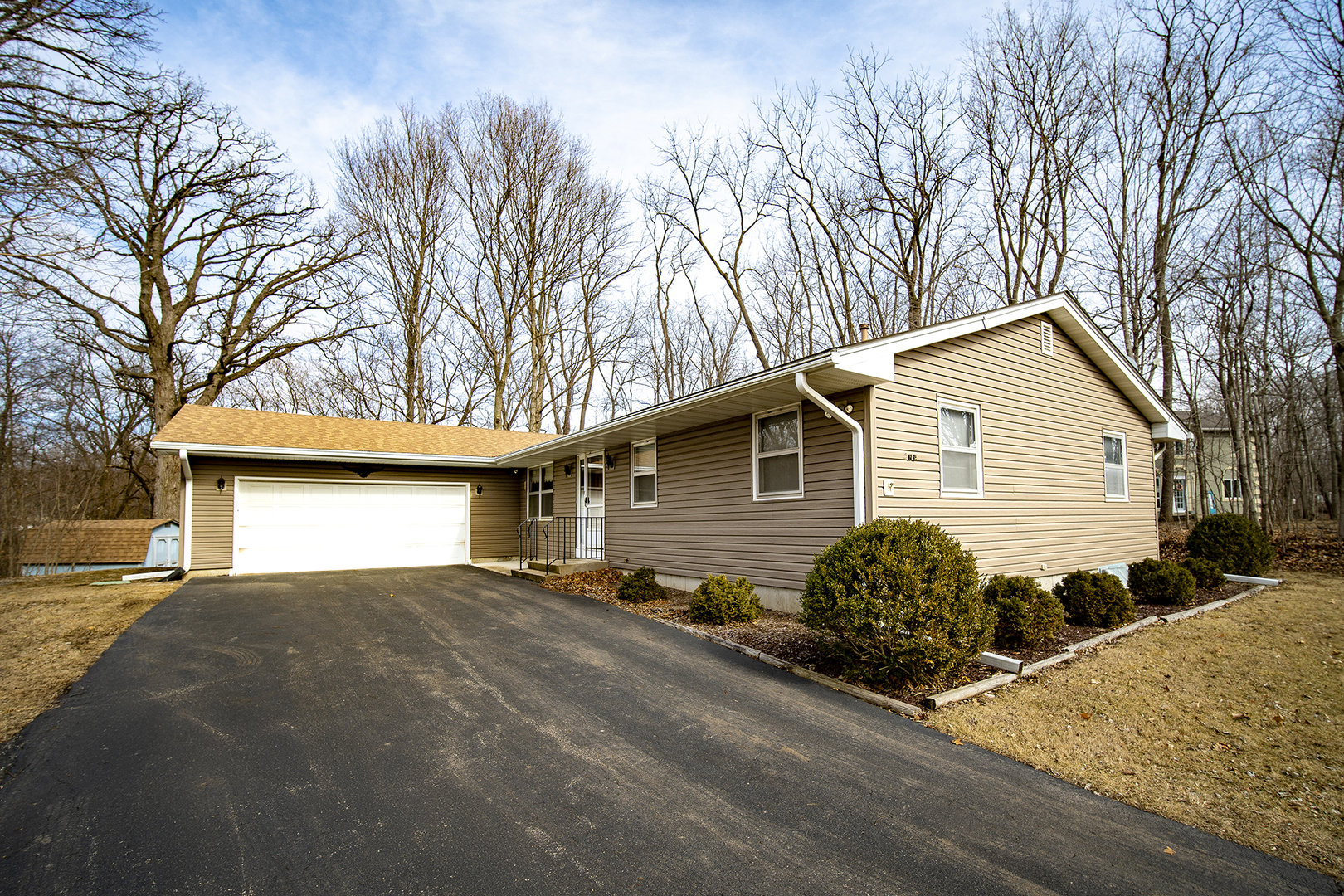 1 Oak Ridge Drive Newark, IL 60541 - Photo 2 of 26 Gallery Image 2