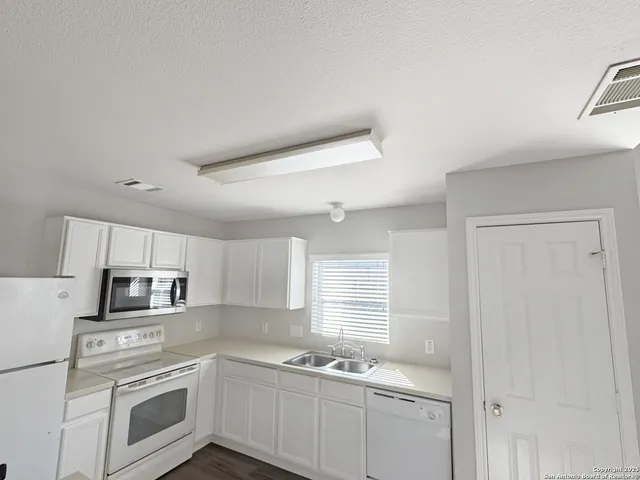 $1,695 | 5128 Storm King, Schertz, TX 78108