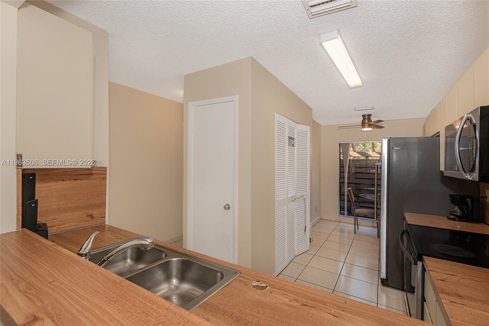 840 Southwest 120th Way Davie, FL 33325 - Photo 11 of 29