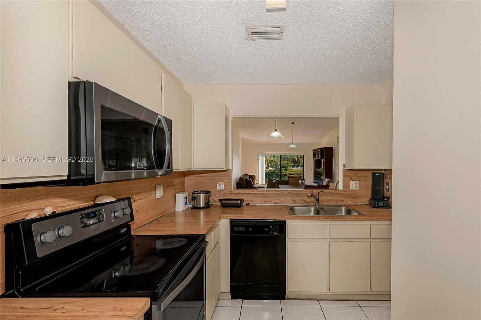 840 Southwest 120th Way Davie, FL 33325 - Photo 15 of 29