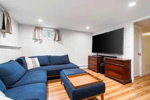 $800,000 | 125 Sylvia Street, Arlington, MA 02476