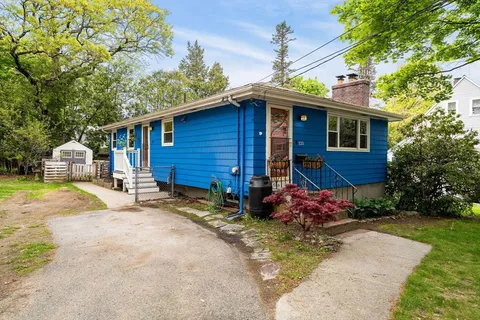 $800,000 | 125 Sylvia Street, Arlington, MA 02476