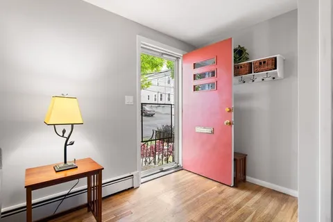 $800,000 | 125 Sylvia Street, Arlington, MA 02476