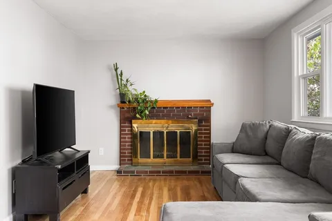 $800,000 | 125 Sylvia Street, Arlington, MA 02476