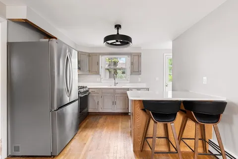 $800,000 | 125 Sylvia Street, Arlington, MA 02476