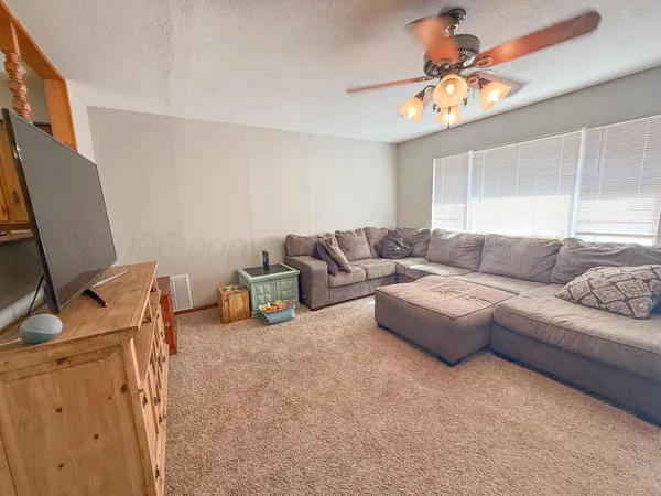 $115,000 | 702 South Canadian Street, Wheeler, TX 79096