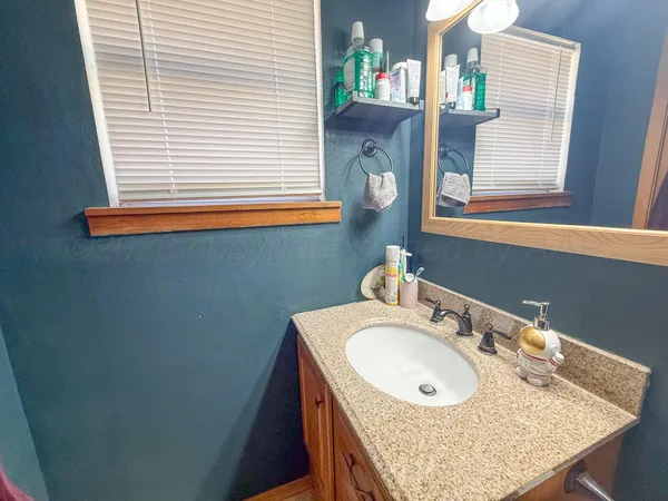 $115,000 | 702 South Canadian Street, Wheeler, TX 79096
